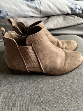 MIA Kids Faux Suede Chelsea Booties in Light Brown